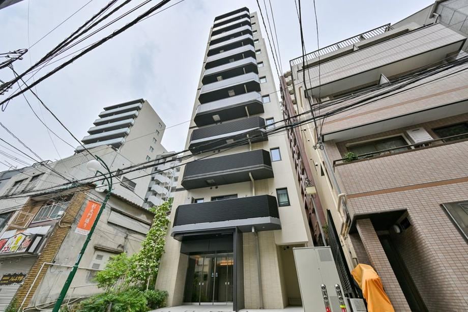 2LDK apartment in Shinjuku Ward, Tokyo - Photo 1