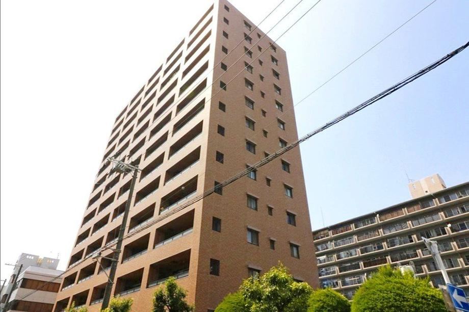 2LDK apartment in Joto Ward, Osaka - Photo 1