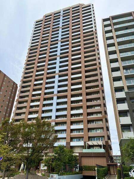 3LDK apartment in Tsurumi Ward, Osaka - Photo 1