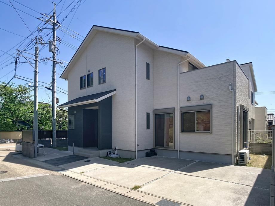 4LDK house in Shimonoseki, Yamaguchi - Photo 1