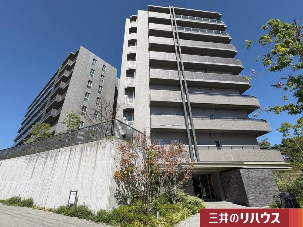 3LDK apartment in Suita, Osaka - Photo 1