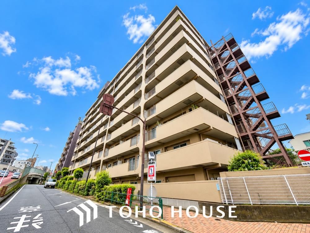 2LDK apartment in Meguro Ward, Tokyo - Photo 1
