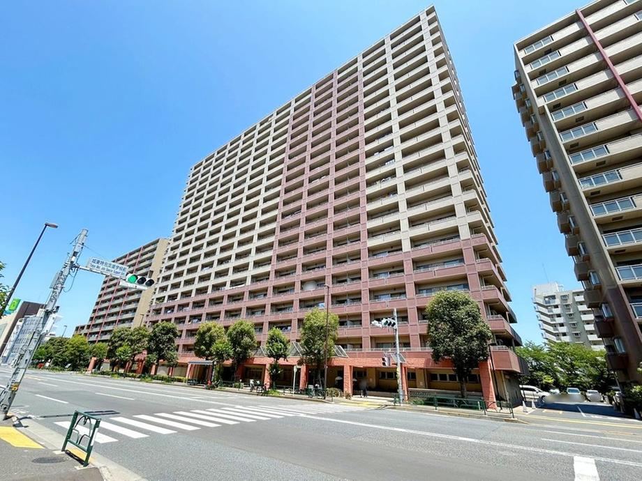 3LDK apartment in Koto Ward, Tokyo - Photo 1