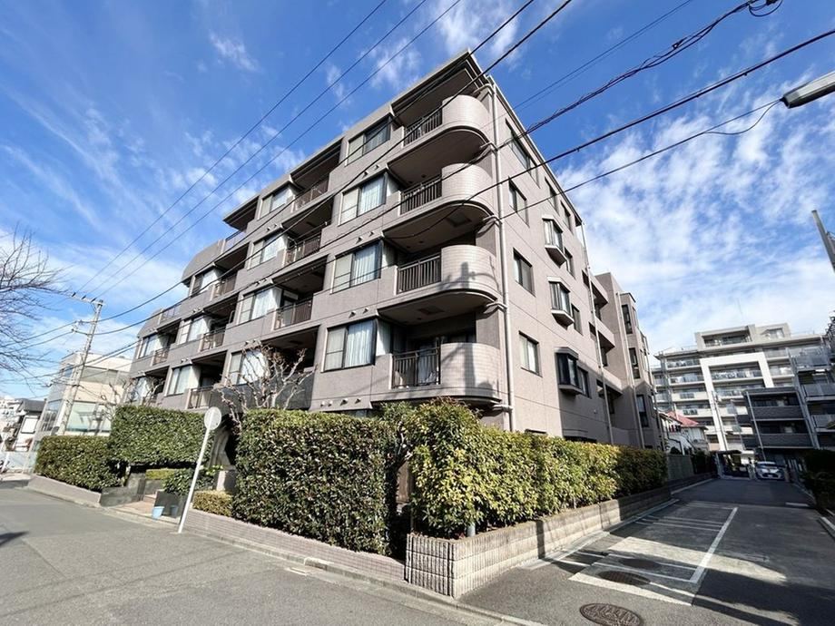 2LDK apartment in Fujisawa, Kanagawa - Photo 1