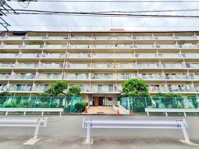 3LDK apartment in Tsurumi Ward, Yokohama, Kanagawa - Photo 1