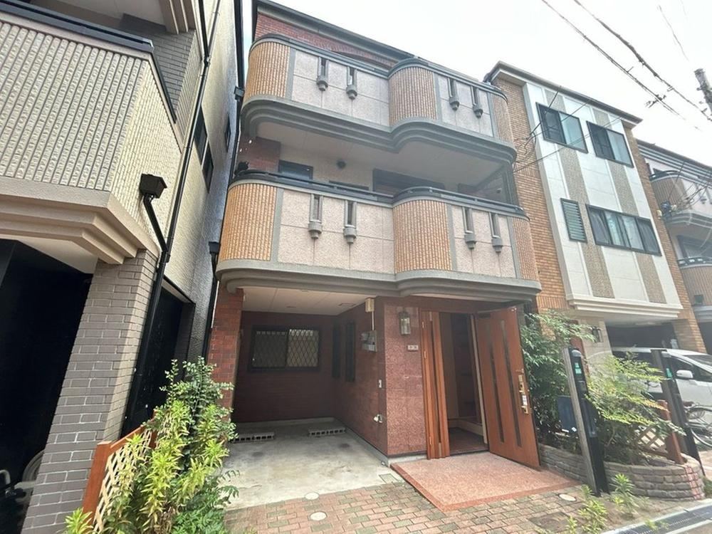 4LDK house in Hirano Ward, Osaka - Photo 1