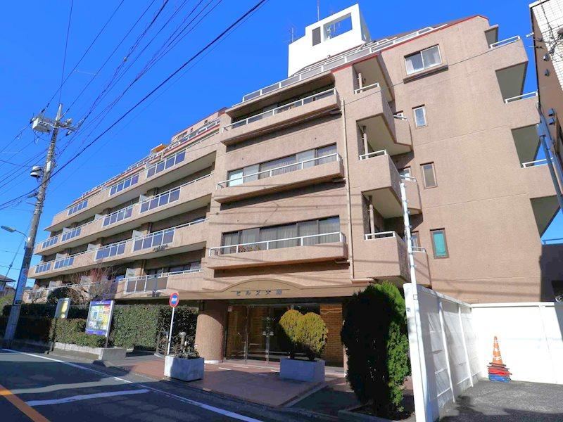 3LDK apartment in Shinagawa Ward, Tokyo - Photo 1
