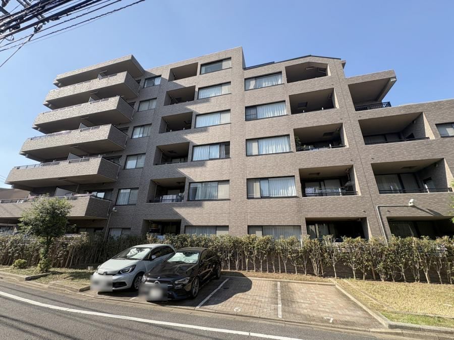 3LDK apartment in Nakano Ward, Tokyo - Photo 1