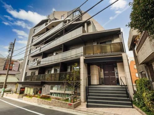 1LDK apartment in Shibuya Ward, Tokyo - Photo 1