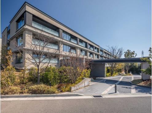 3LDK apartment in Nishinomiya, Hyogo - Photo 1