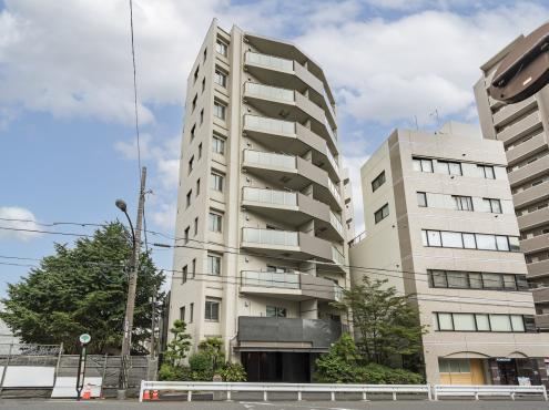 3LDK apartment in Shinjuku Ward, Tokyo - Photo 1