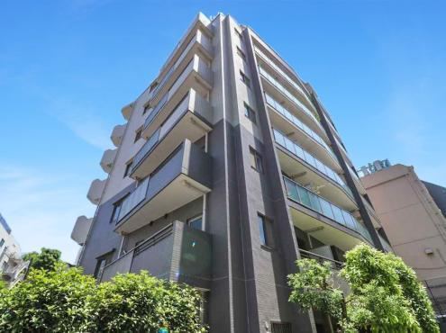2LDK apartment in Chiyoda Ward, Tokyo - Photo 1