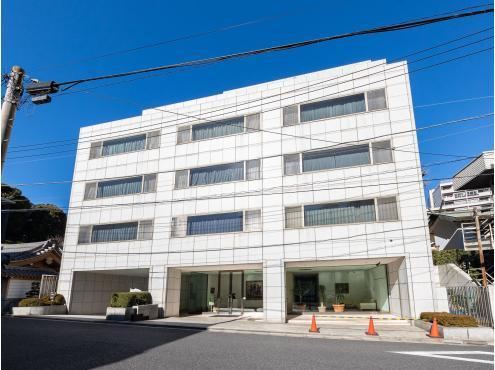 3LDK+S apartment in Minato Ward, Tokyo - Photo 1