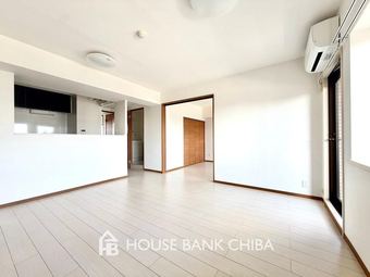 3LDK apartment in Yoshikawa