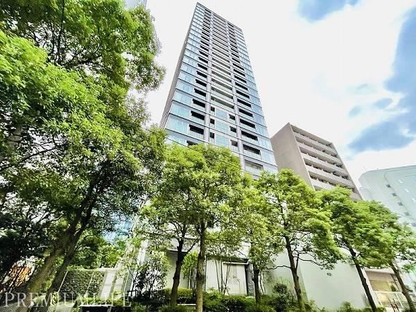 2LDK apartment in Minato Ward, Tokyo - Photo 1