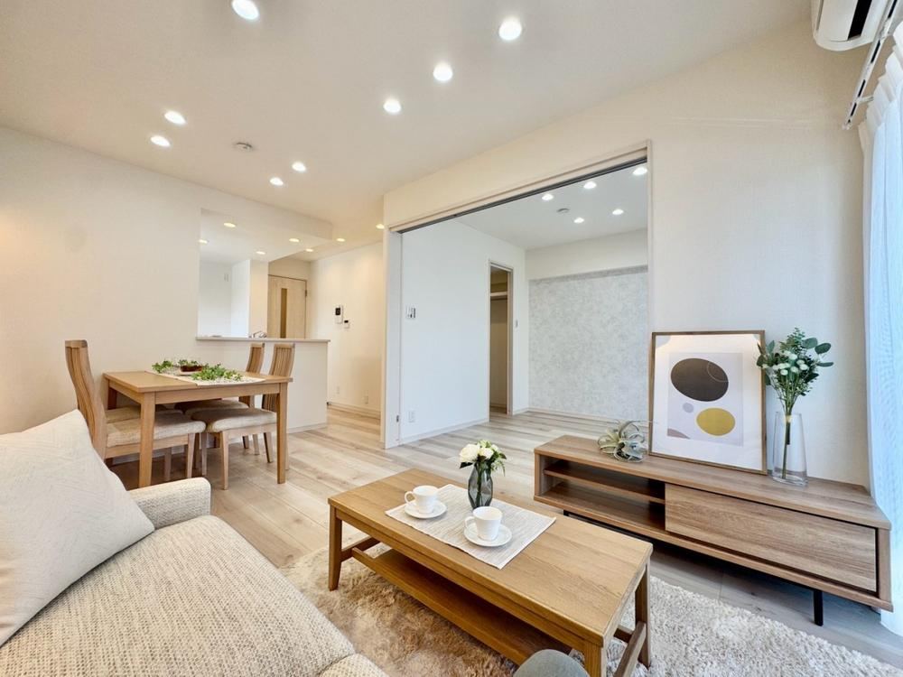 2LDK apartment in Toshima Ward, Tokyo - Photo 1