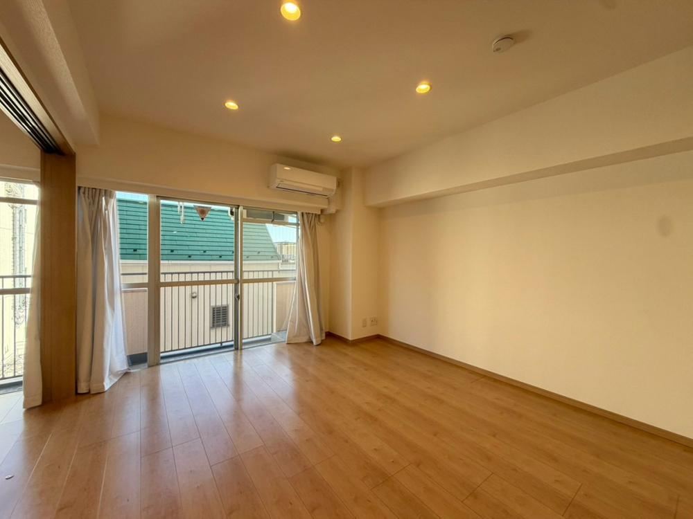 1LDK apartment in Minato Ward, Tokyo - Photo 1