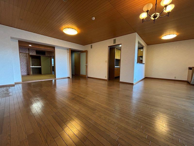 2LDK apartment in Atami, Shizuoka - Photo 1