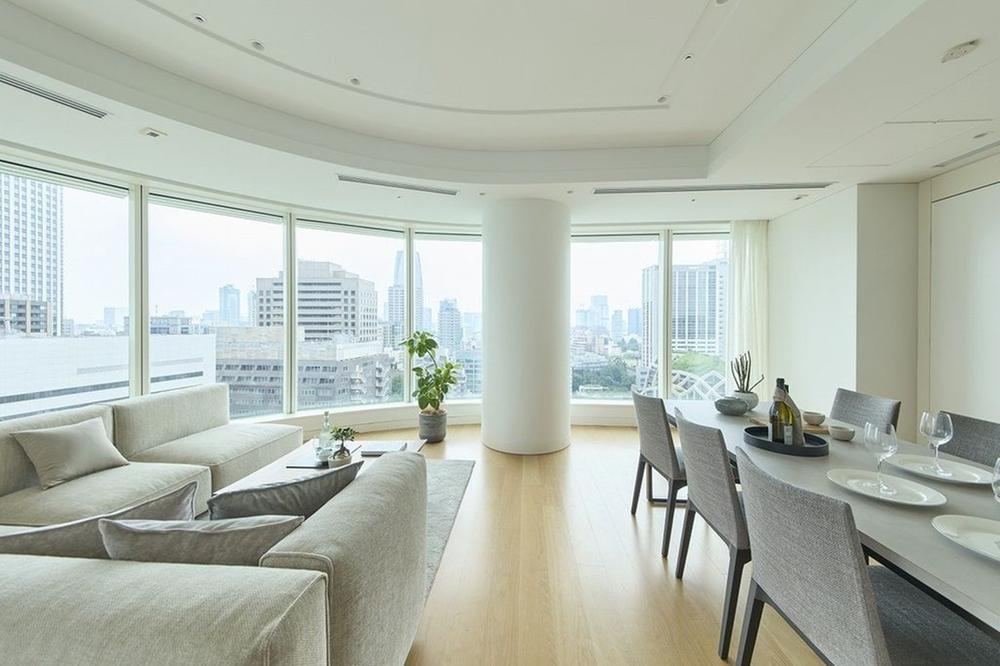 2LDK apartment in Minato Ward, Tokyo - Photo 1