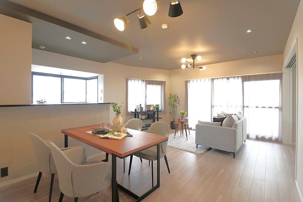 4LDK apartment in Miyakojima Ward, Osaka - Photo 1