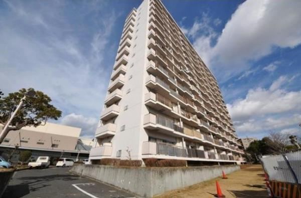 3LDK apartment in Kaizuka, Osaka - Photo 1
