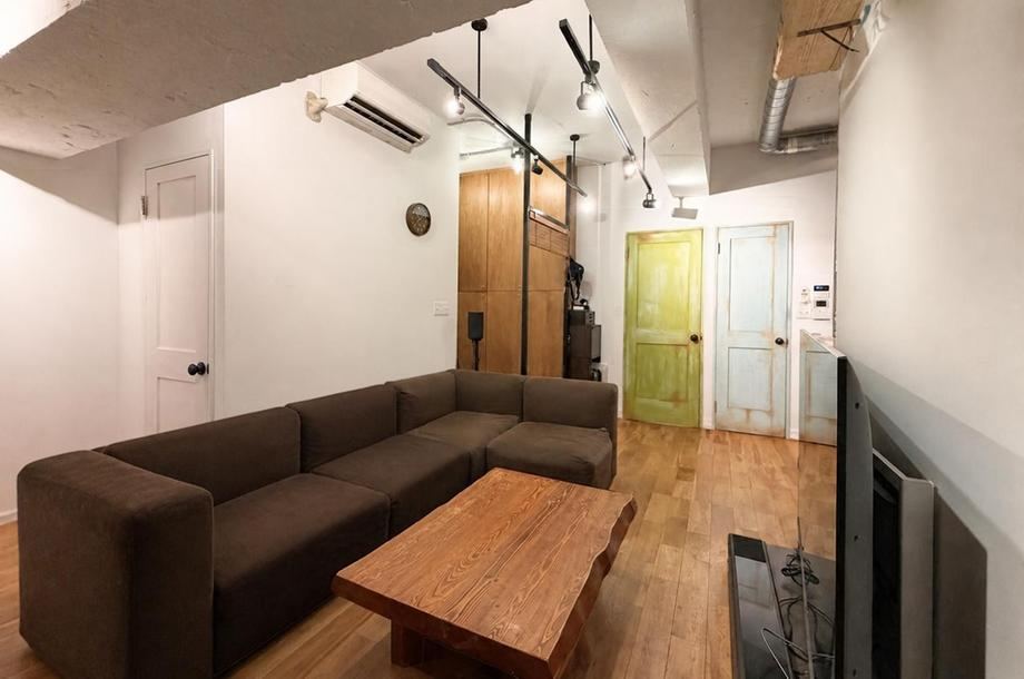 1LDK apartment in Minato Ward, Tokyo - Photo 1