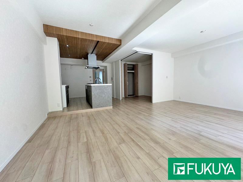 2LDK apartment in Neyagawa, Osaka - Photo 1