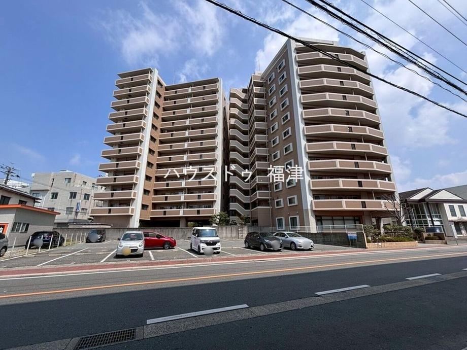 3LDK apartment in Fukutsu, Fukuoka - Photo 1