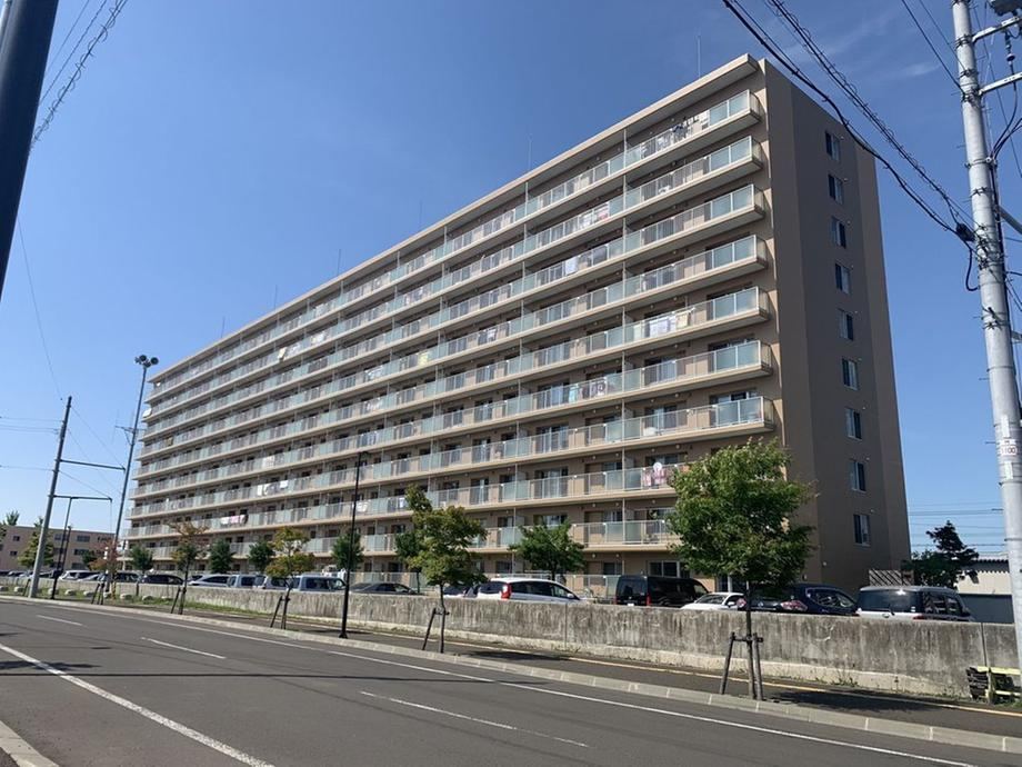 4LDK apartment in Eniwa, Hokkaido - Photo 1