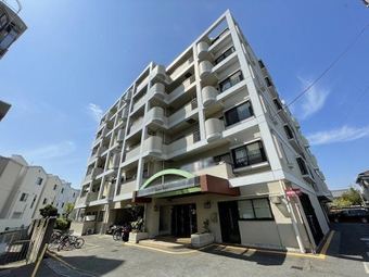 4LDK apartment in Settsu