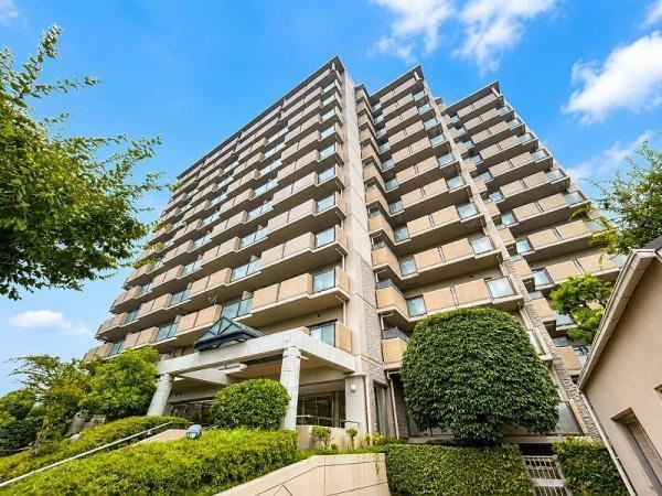 4LDK apartment in Suita, Osaka - Photo 1
