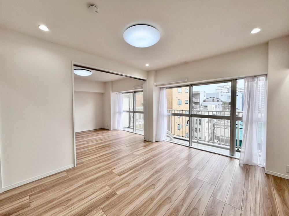 2LDK+S apartment in Koto Ward, Tokyo - Photo 1