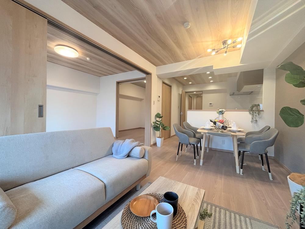 3LDK apartment in Suita, Osaka - Photo 1