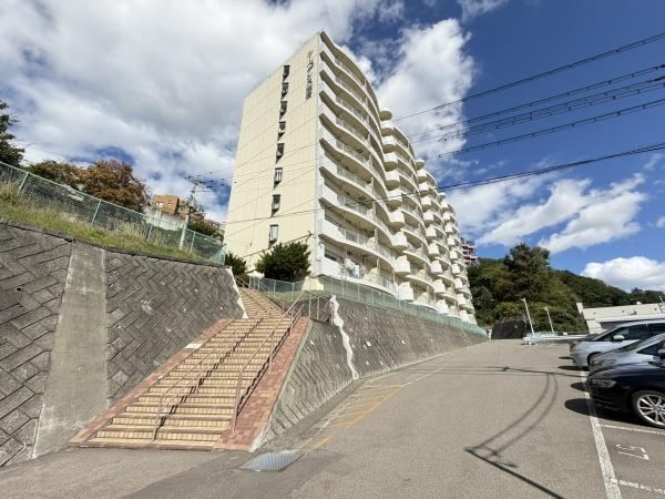3LDK apartment in Minami Ward, Sapporo, Hokkaido - Photo 1