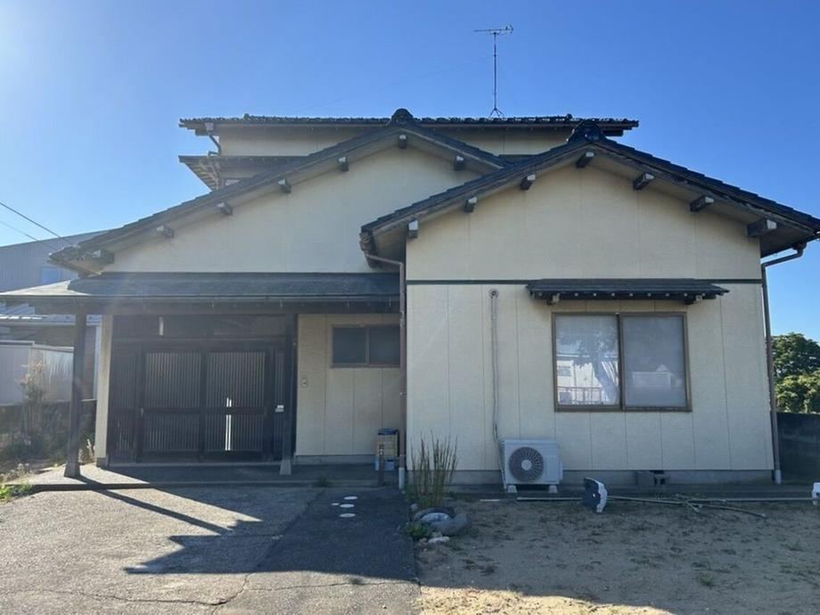 7DK house in Kahoku, Ishikawa - Photo 1