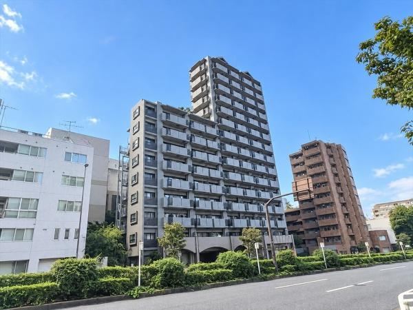 1LDK apartment in Minato Ward, Tokyo - Photo 1
