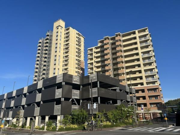 2LDK apartment in Nisshin, Aichi - Photo 1