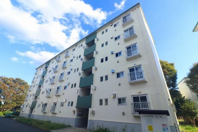 4DK apartment in Fujisawa, Kanagawa - Photo 1