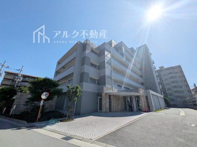 4LDK apartment in Amagasaki, Hyogo - Photo 1