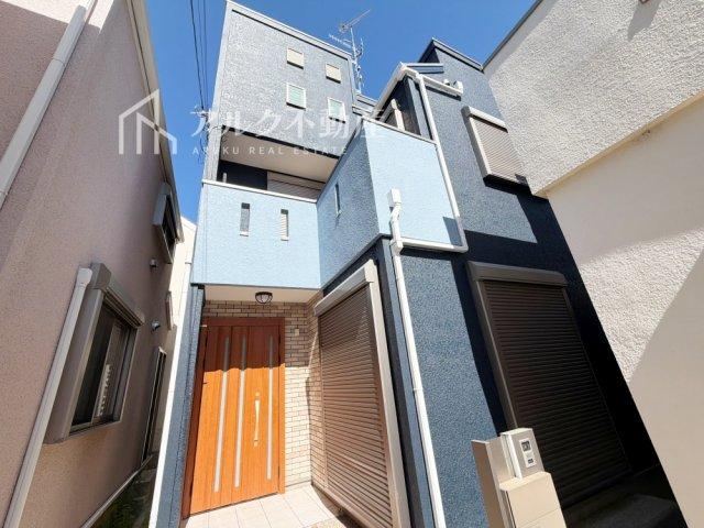 4LDK house in Itami, Hyogo - Photo 1