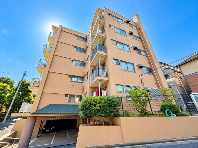 3LDK apartment in Shinagawa Ward, Tokyo - Photo 1