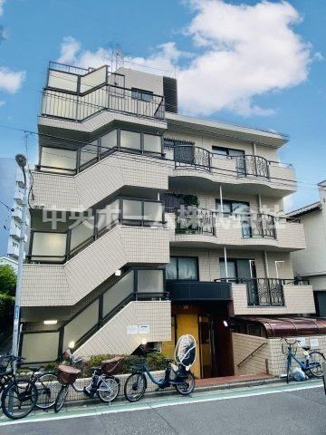 2DK apartment in Arakawa Ward, Tokyo - Photo 1