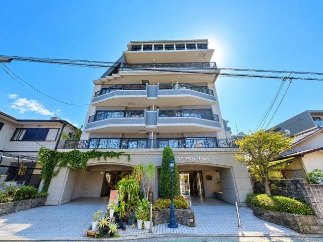3LDK apartment in Chuo Ward, Fukuoka - Photo 1
