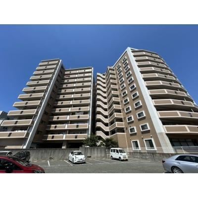 3LDK apartment in Fukutsu, Fukuoka - Photo 1
