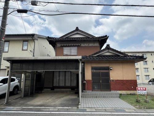 5DK house in Takaoka, Toyama - Photo 1