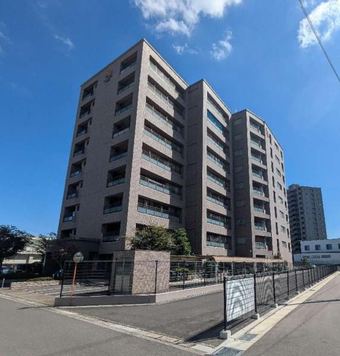 4LDK apartment in Marugame