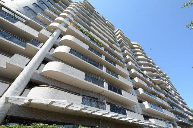 4LDK apartment in Takarazuka, Hyogo - Photo 1
