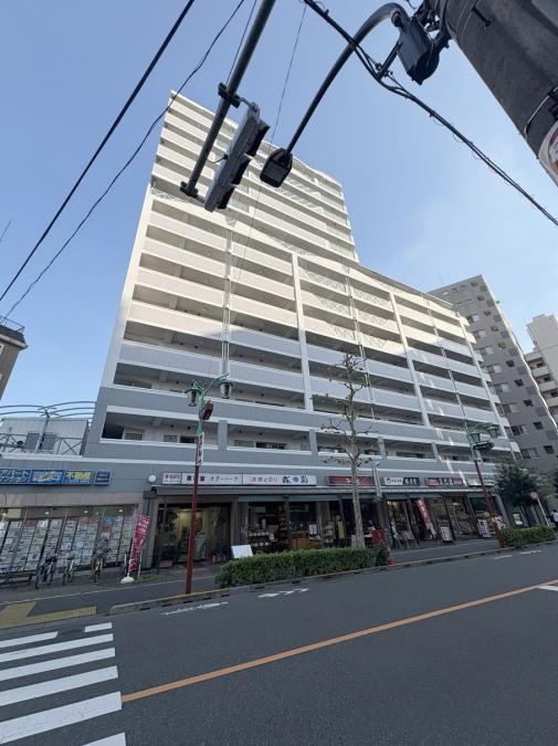 2LDK+S apartment in Nakano Ward, Tokyo - Photo 1