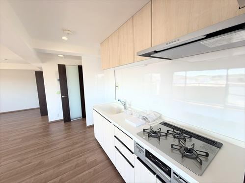 3LDK apartment in Minato Ward, Nagoya, Aichi - Photo 1
