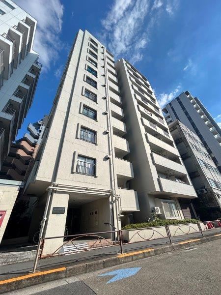 3LDK apartment in Arakawa Ward, Tokyo - Photo 1